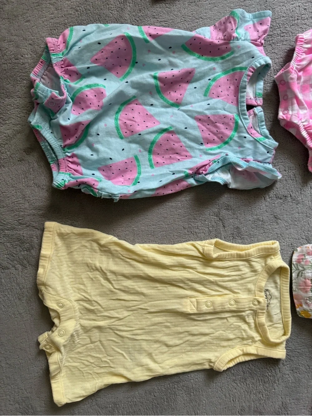 Babygirl clothing bundle sizes 3-6 months